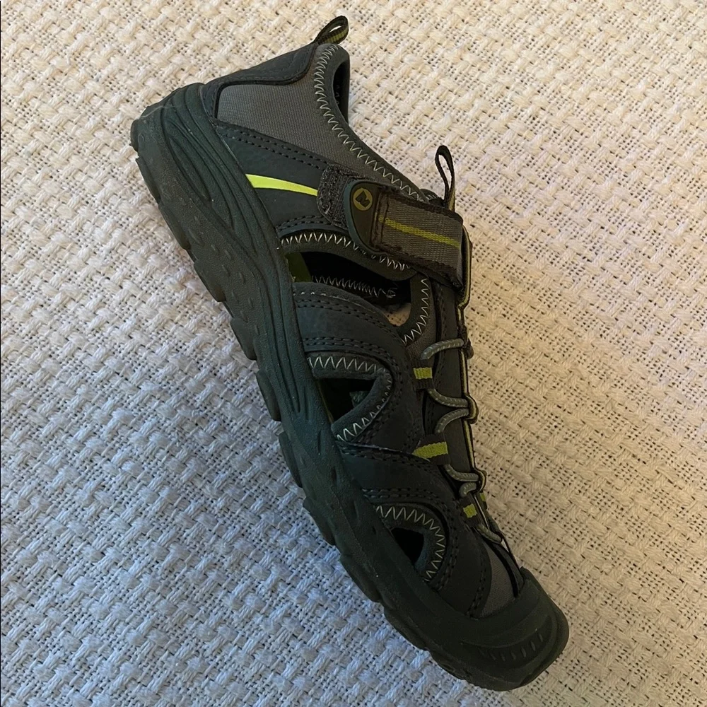 Outdoor Adventure Gray and Green Merrell Hydro 2 Sport Boys Sandals  Size 3
